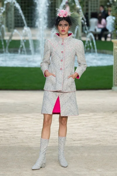 Look 7